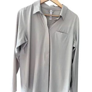 TAGS ON Grey Athleta Urbanite Button Down